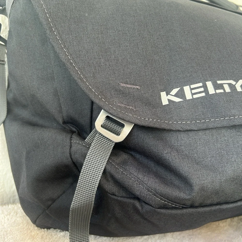 Kelty Versant Crossbody Messenger Bag Gray Padded New With tags!
